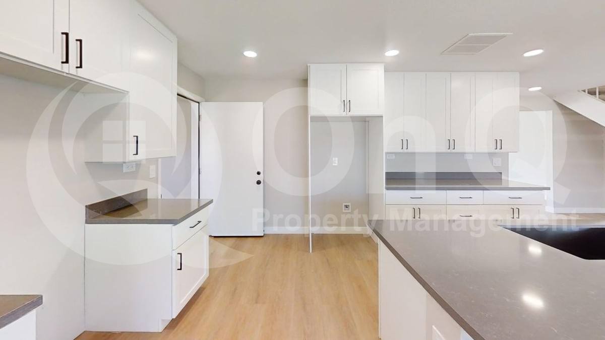 House for rent at 9459 N 64th Dr, Glendale, AZ 85302