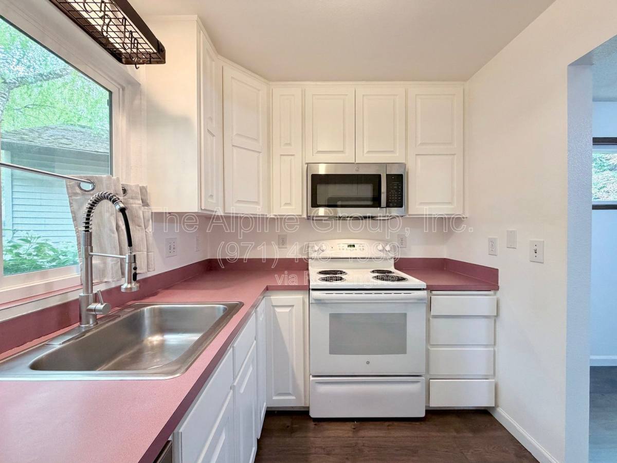 Townhouse for rent at 5462 SW Murray Blvd, Beaverton, OR 97005