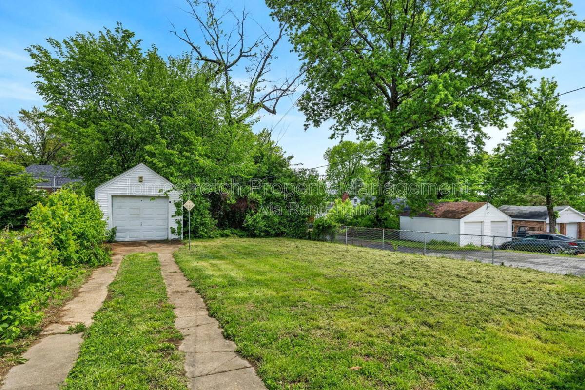 House for rent at 44 Jendale Court, Saint Louis, MO 63136