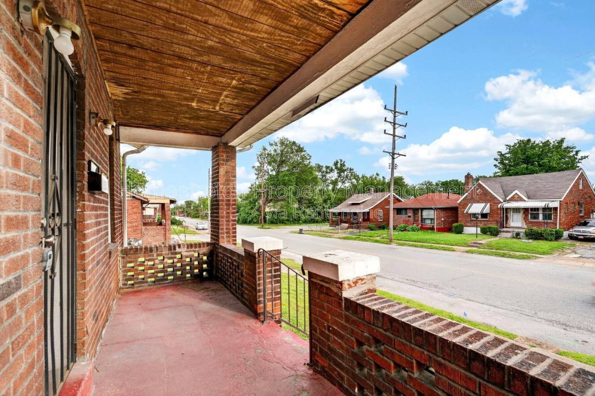 House for rent at 6705 Saint Louis Ave, Saint Louis, MO 63121