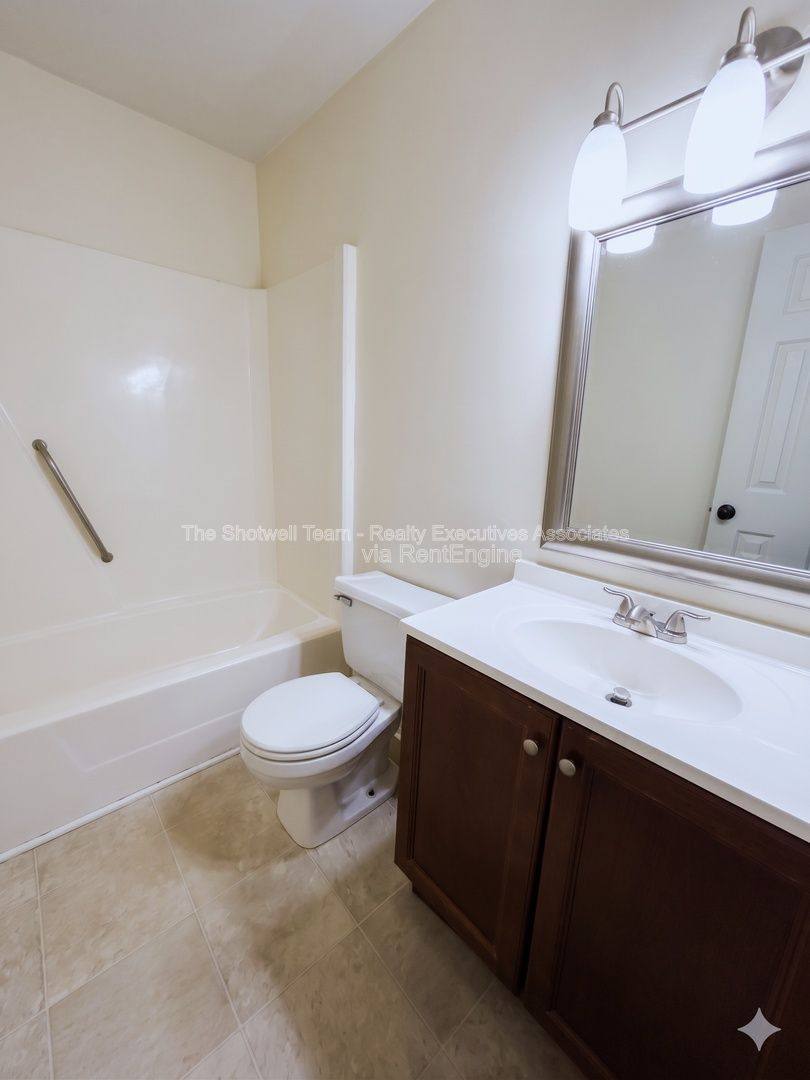 Townhouse for rent at 479 Bramblewood Lane, Knoxville, TN 37922