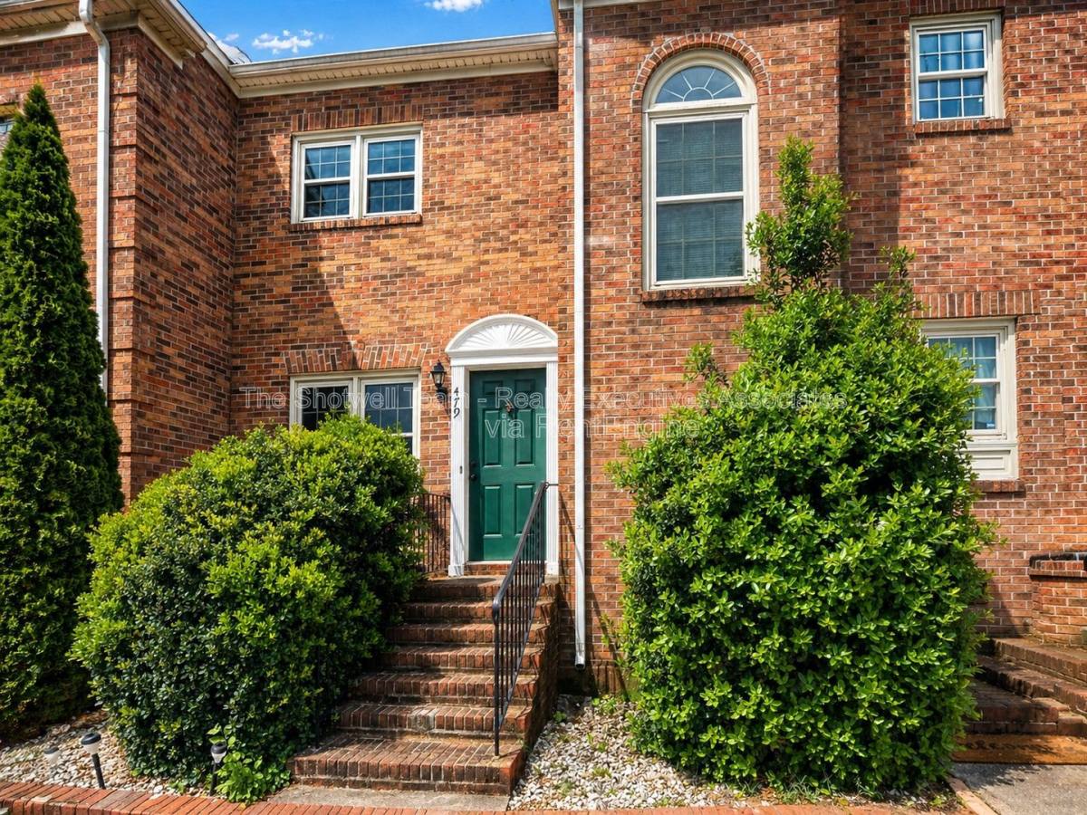 Townhouse for rent at 479 Bramblewood Lane, Knoxville, TN 37922