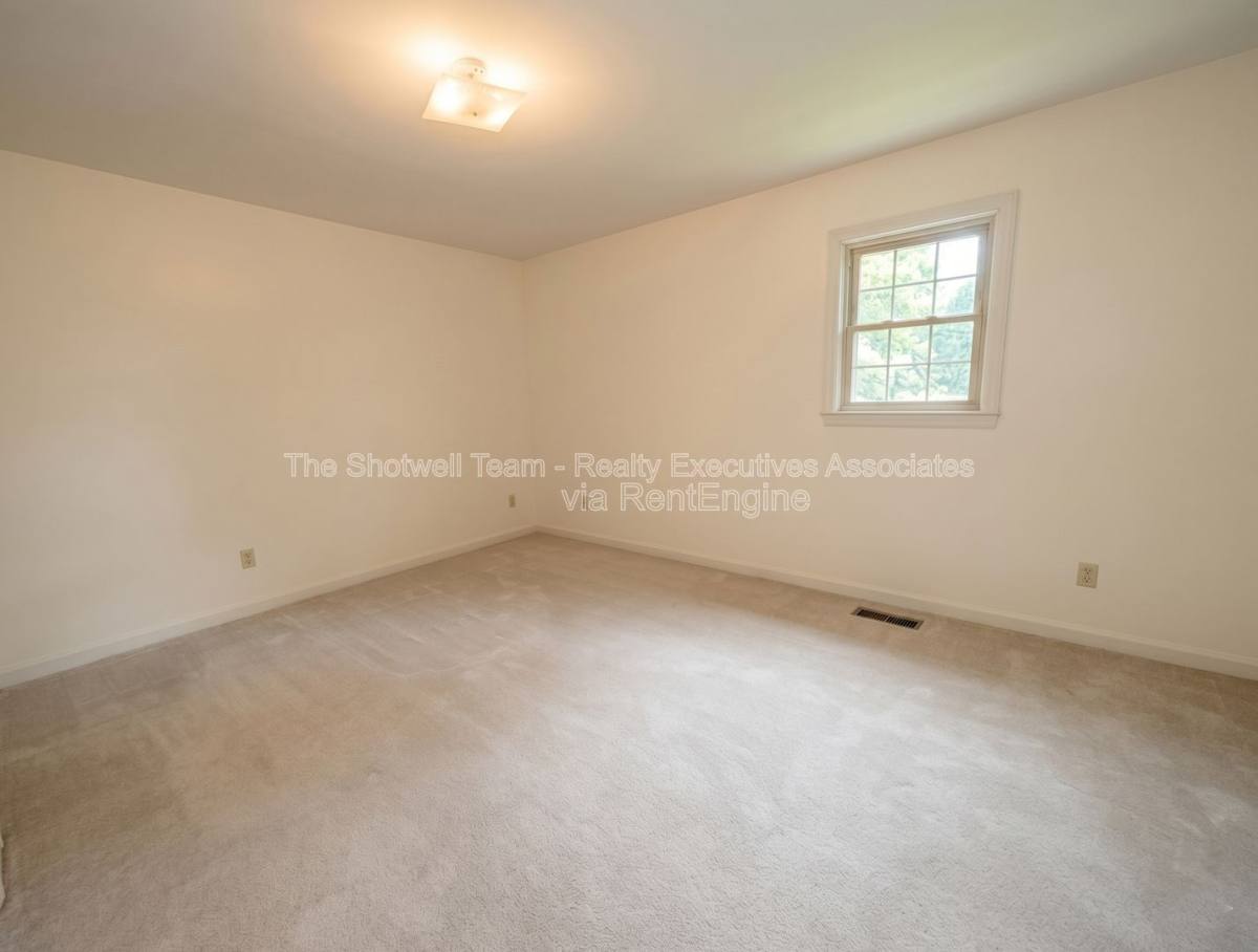Townhouse for rent at 479 Bramblewood Lane, Knoxville, TN 37922