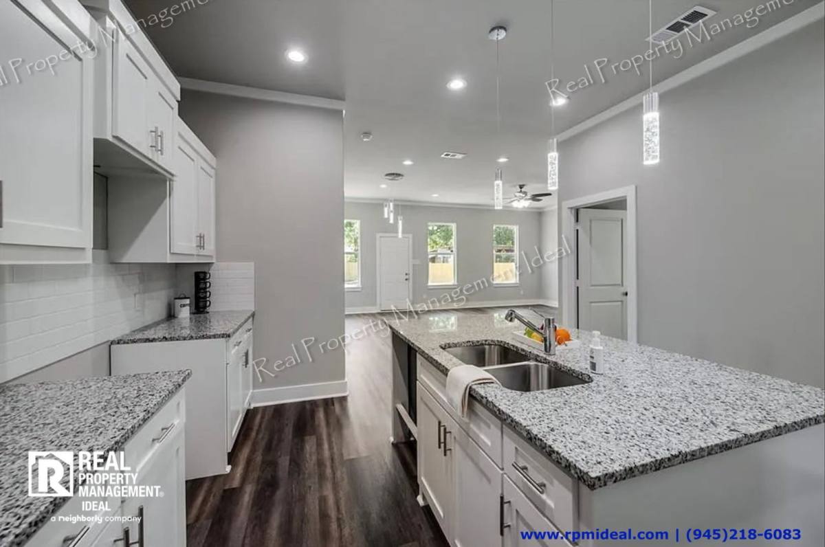 House for rent at 8728 Dunlap St, Dallas, TX 75217