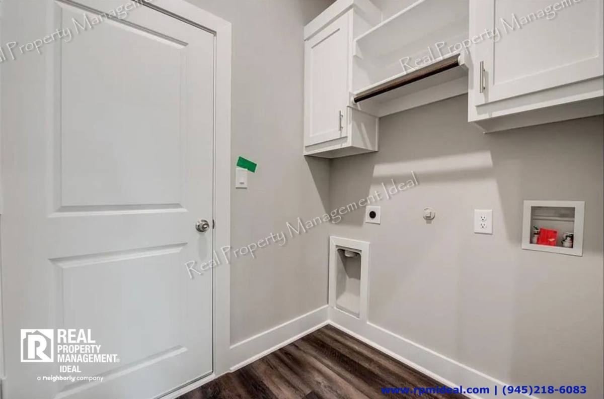 House for rent at 8728 Dunlap St, Dallas, TX 75217