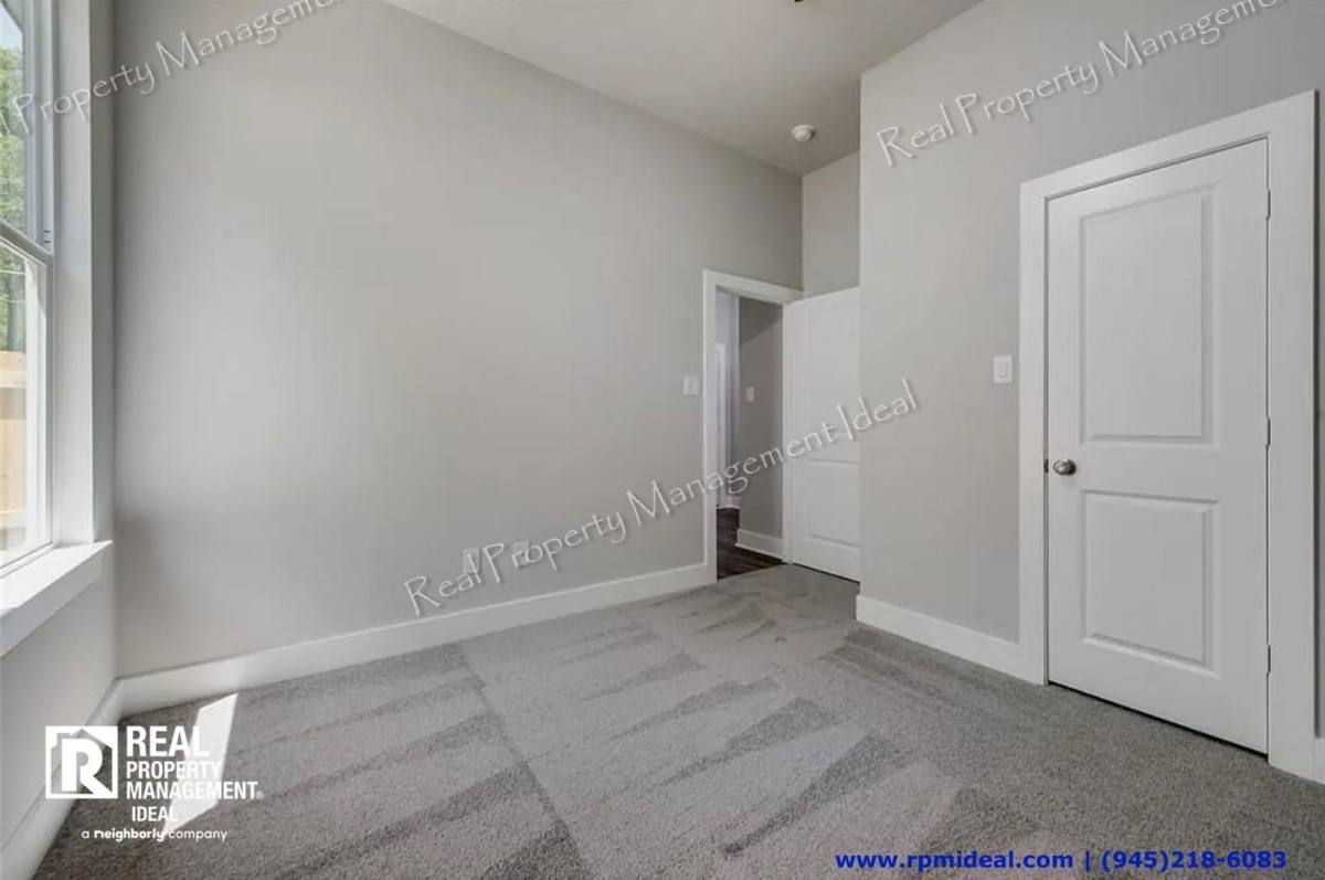 House for rent at 8728 Dunlap St, Dallas, TX 75217