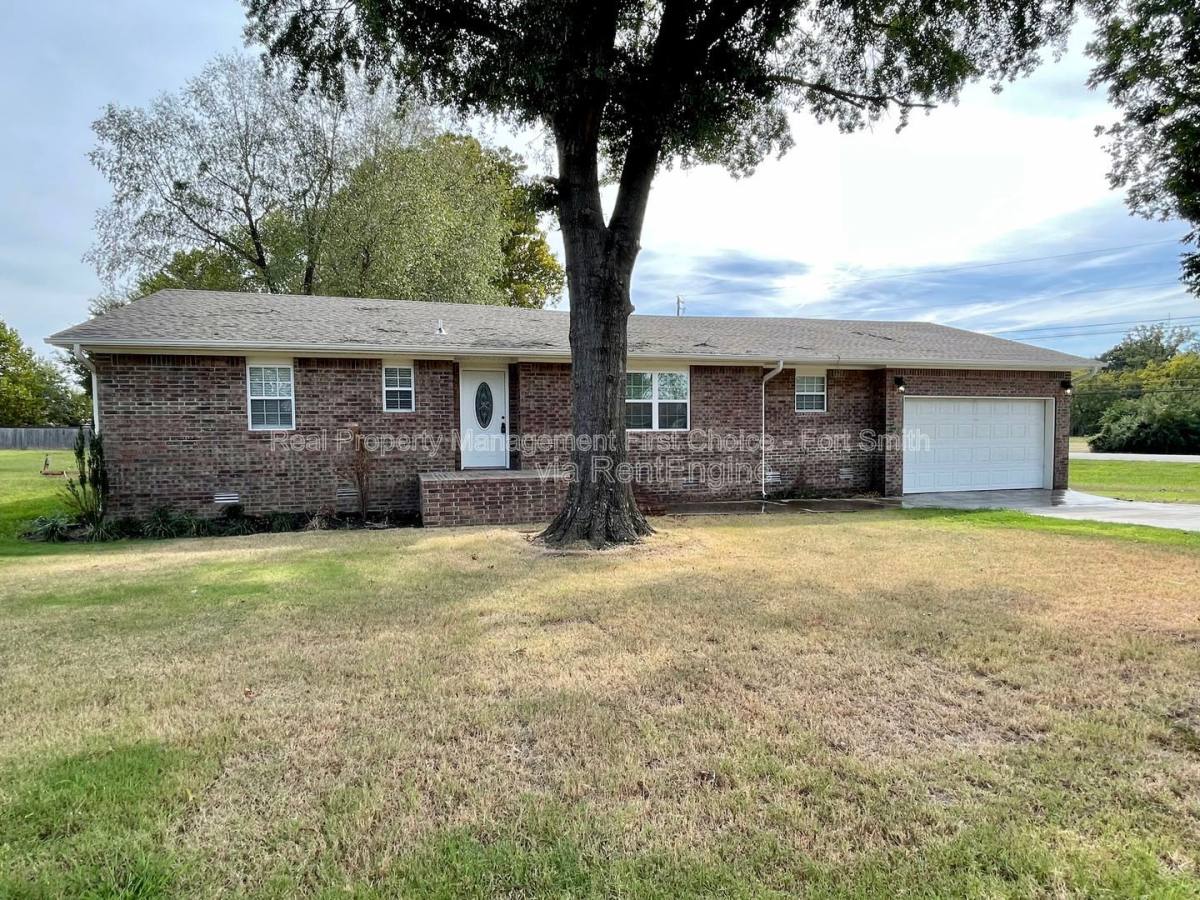 House for rent at 16 Charmont Dr, Charleston, AR 72933