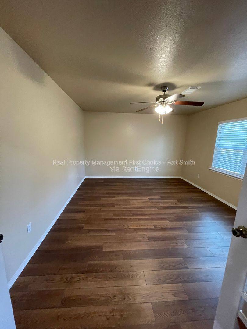 House for rent at 16 Charmont Dr, Charleston, AR 72933