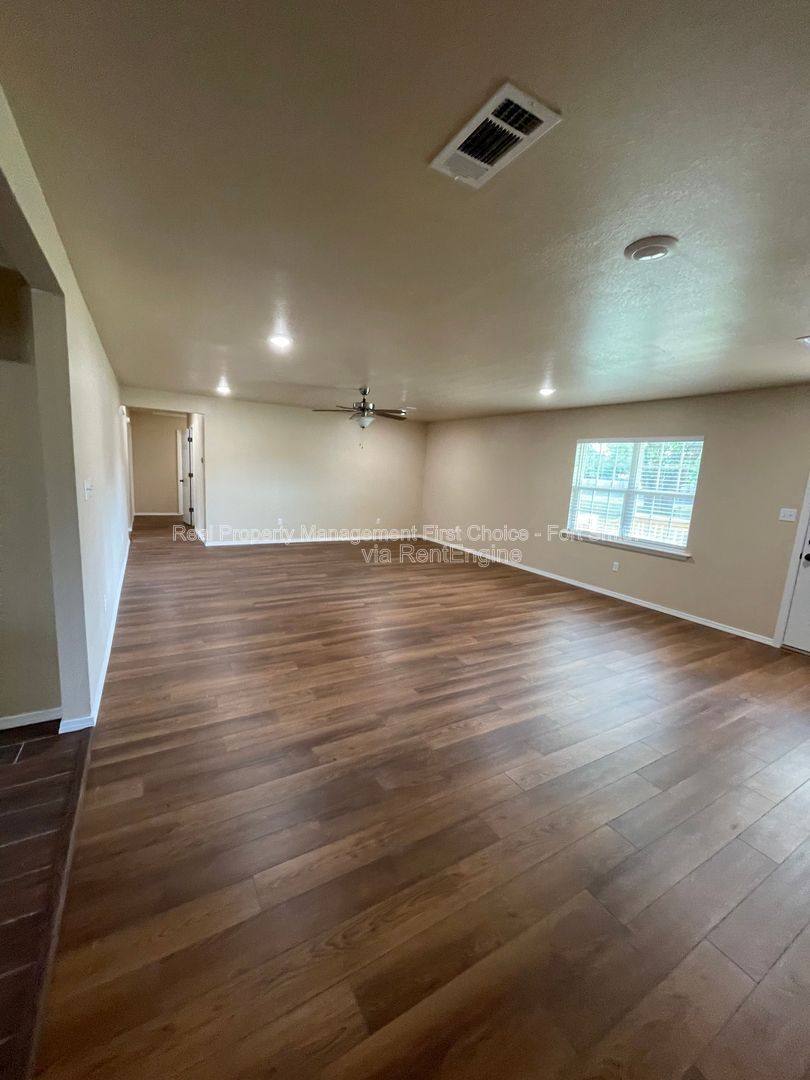 House for rent at 16 Charmont Dr, Charleston, AR 72933