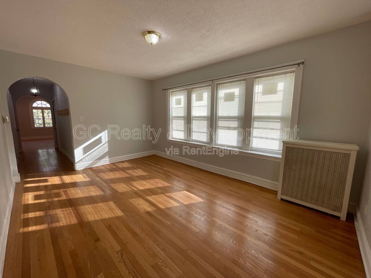 Apartment for rent at 7512 N Claremont Ave #2, Chicago, IL 60645