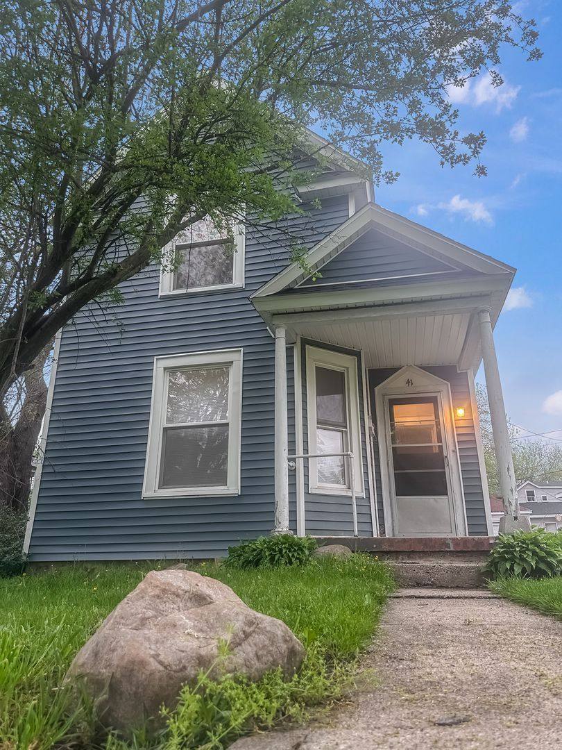 Apartment for rent at 41 Caledonia St NE #1, Grand Rapids, MI 49505