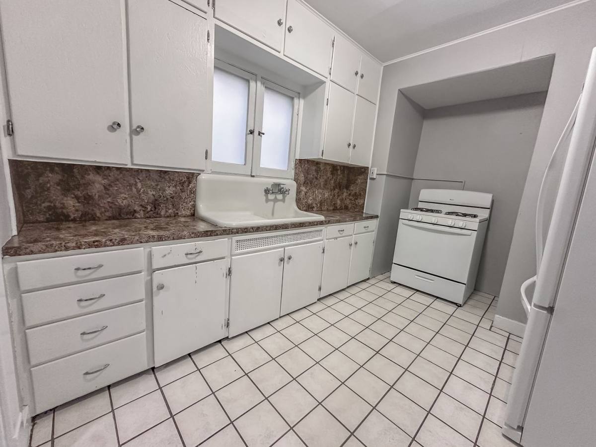 Apartment for rent at 41 Caledonia St NE #1, Grand Rapids, MI 49505