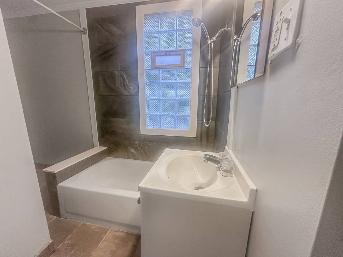 Apartment for rent at 41 Caledonia St NE #1, Grand Rapids, MI 49505
