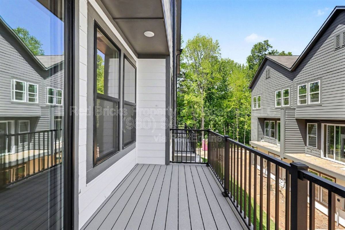 Townhouse for rent at 7920 Sansom Circle, Charlotte, NC 28213