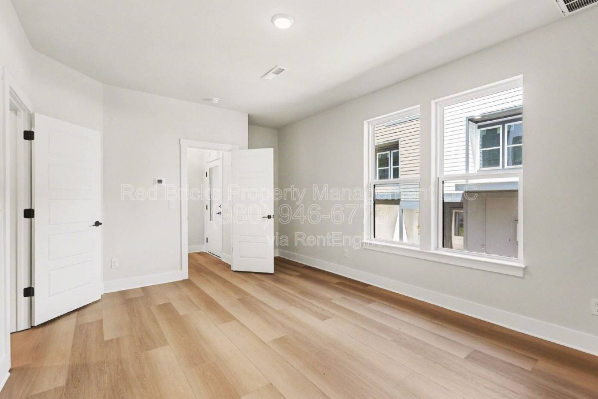 Townhouse for rent at 7920 Sansom Circle, Charlotte, NC 28213