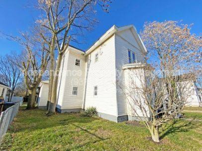 Apartment for rent at 817 S Main St, Franklin, OH 45005