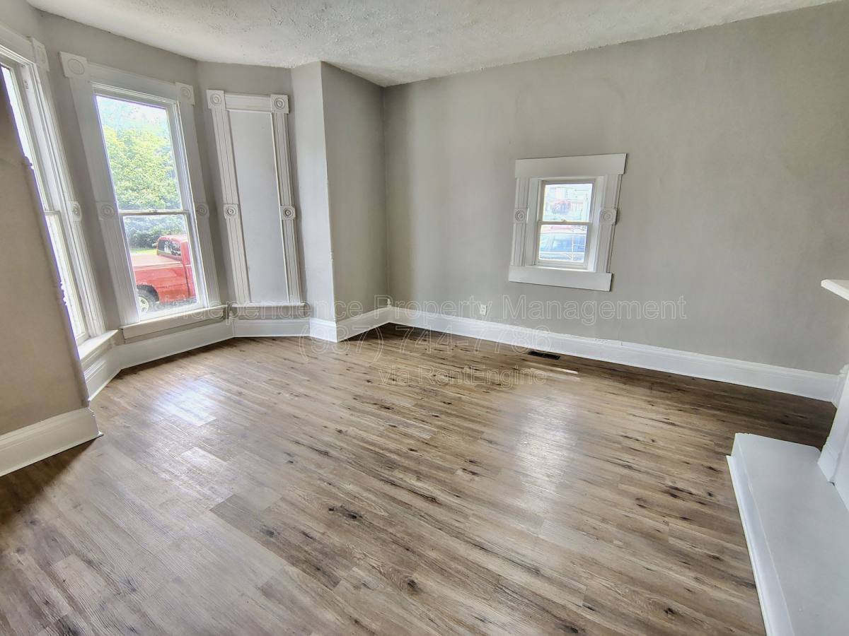 Apartment for rent at 817 S Main St, Franklin, OH 45005
