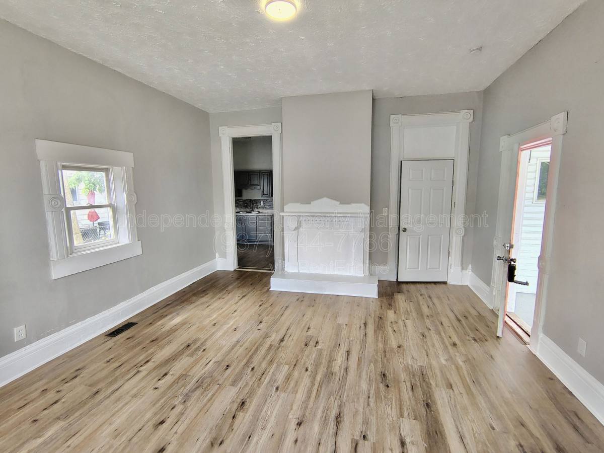 Apartment for rent at 817 S Main St, Franklin, OH 45005