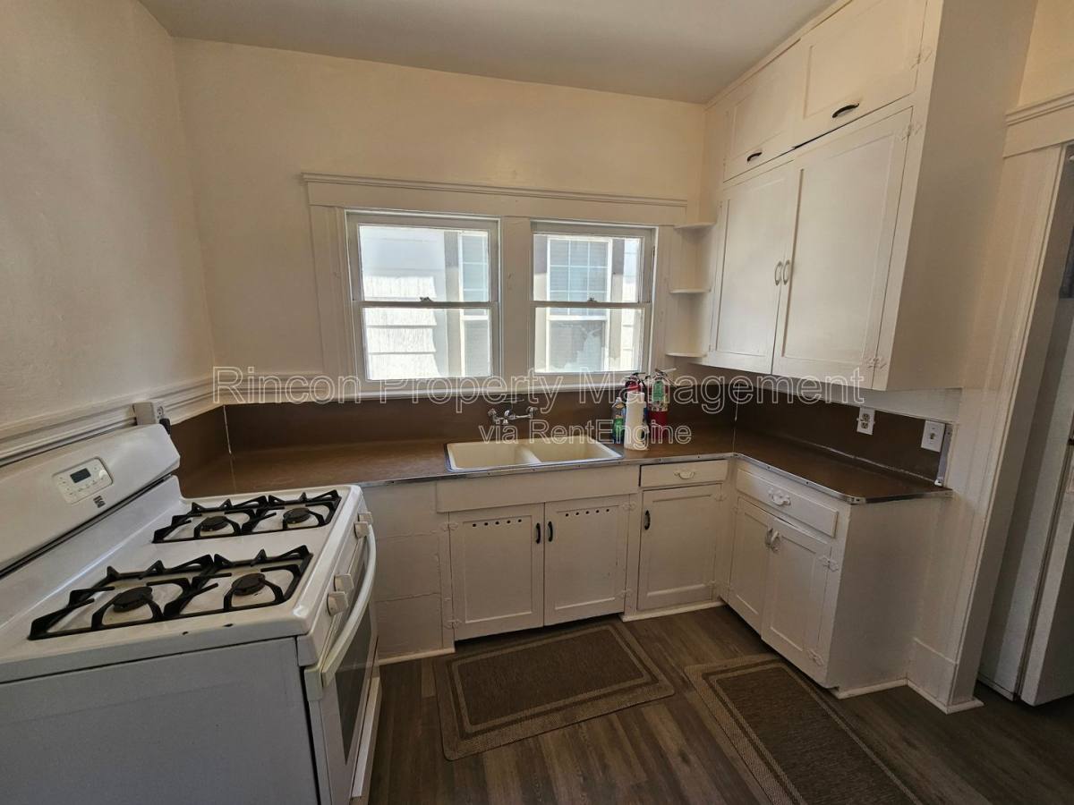 Apartment for rent at 127 S B St #1, Oxnard, CA 93030