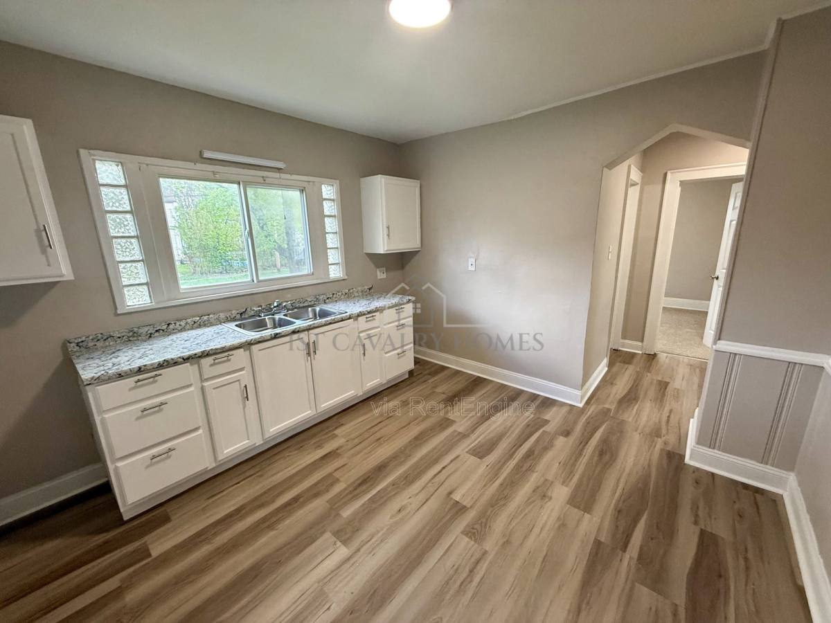 Apartment for rent at 656 Hammel St, Akron, OH 44306