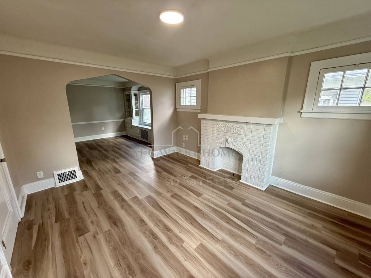 Apartment for rent at 656 Hammel St, Akron, OH 44306