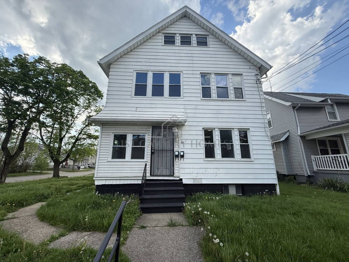 Apartment for rent at 656 Hammel St, Akron, OH 44306