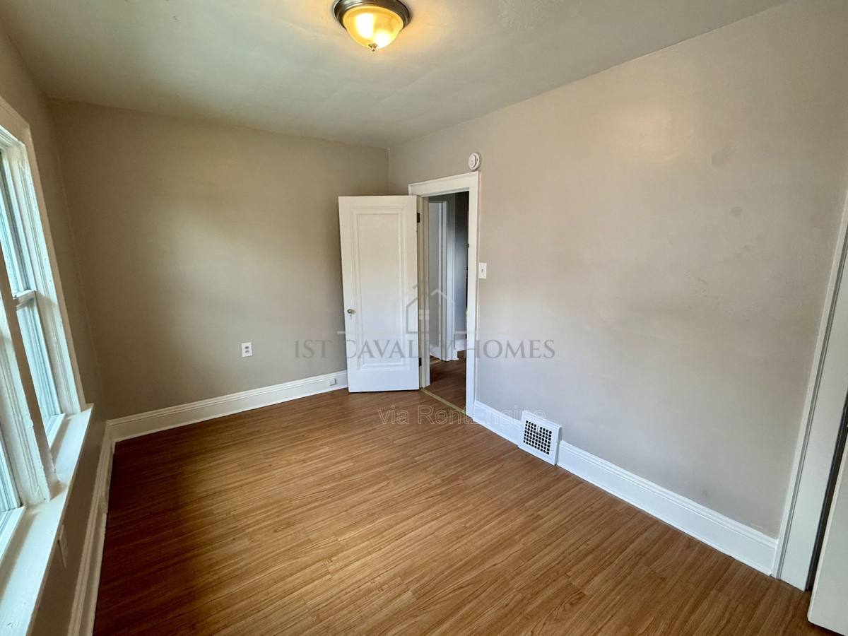 Apartment for rent at 656 Hammel St, Akron, OH 44306