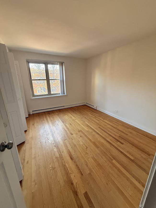 Apartment for rent at 3710 N Pine Grove Ave, Chicago, IL 60613