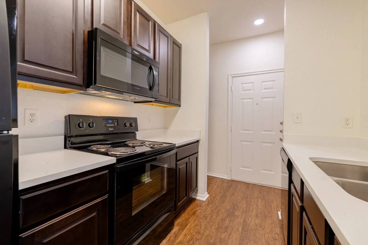 Apartment for rent at 2121 Bear Creek Parkway #2105, Euless, TX 76039