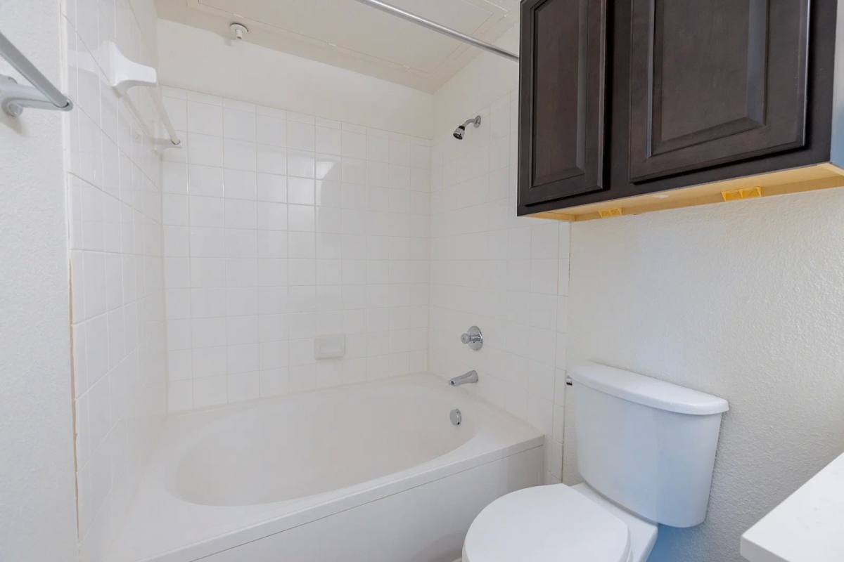 Apartment for rent at 2121 Bear Creek Parkway #2105, Euless, TX 76039