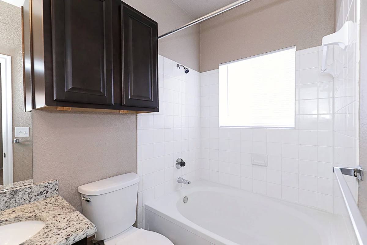 Apartment for rent at 2121 Bear Creek Parkway #2024, Euless, TX 76039
