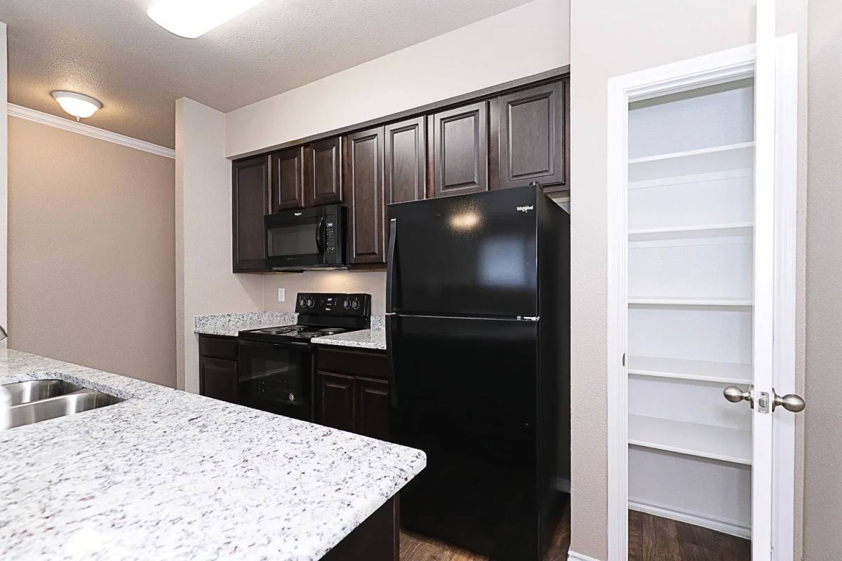 Apartment for rent at 2121 Bear Creek Parkway #2024, Euless, TX 76039