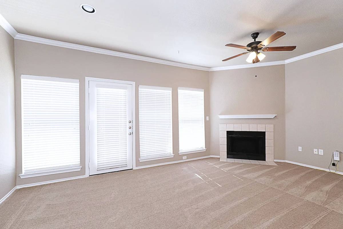Apartment for rent at 2121 Bear Creek Parkway #2024, Euless, TX 76039