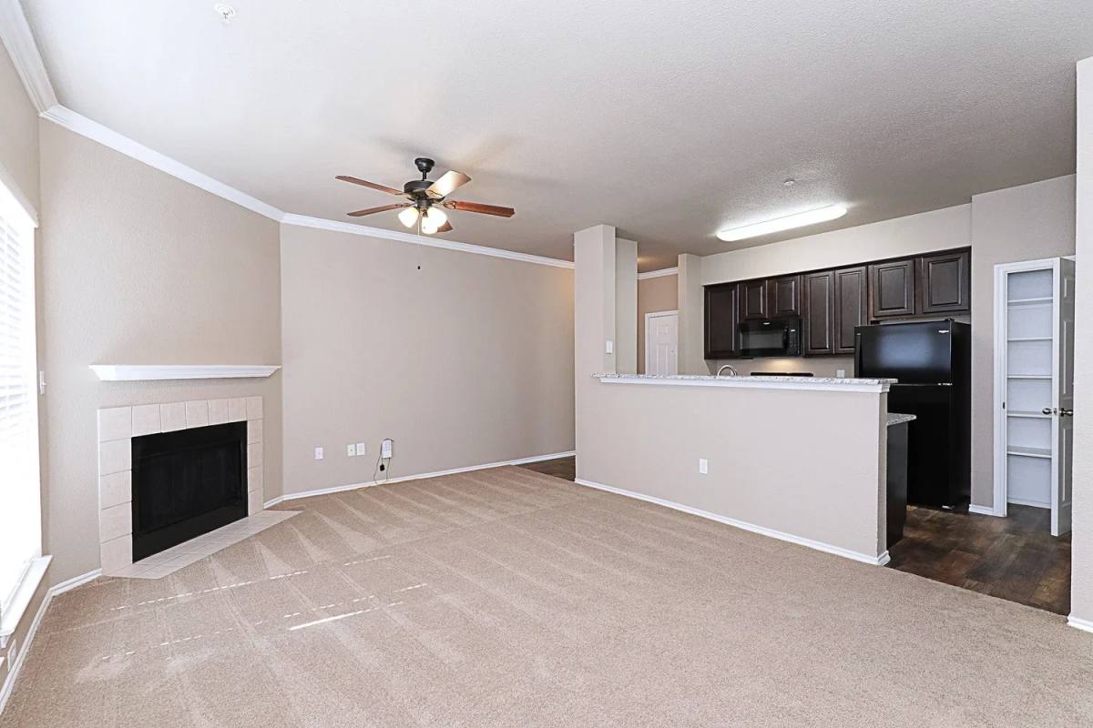 Apartment for rent at 2121 Bear Creek Parkway #2024, Euless, TX 76039