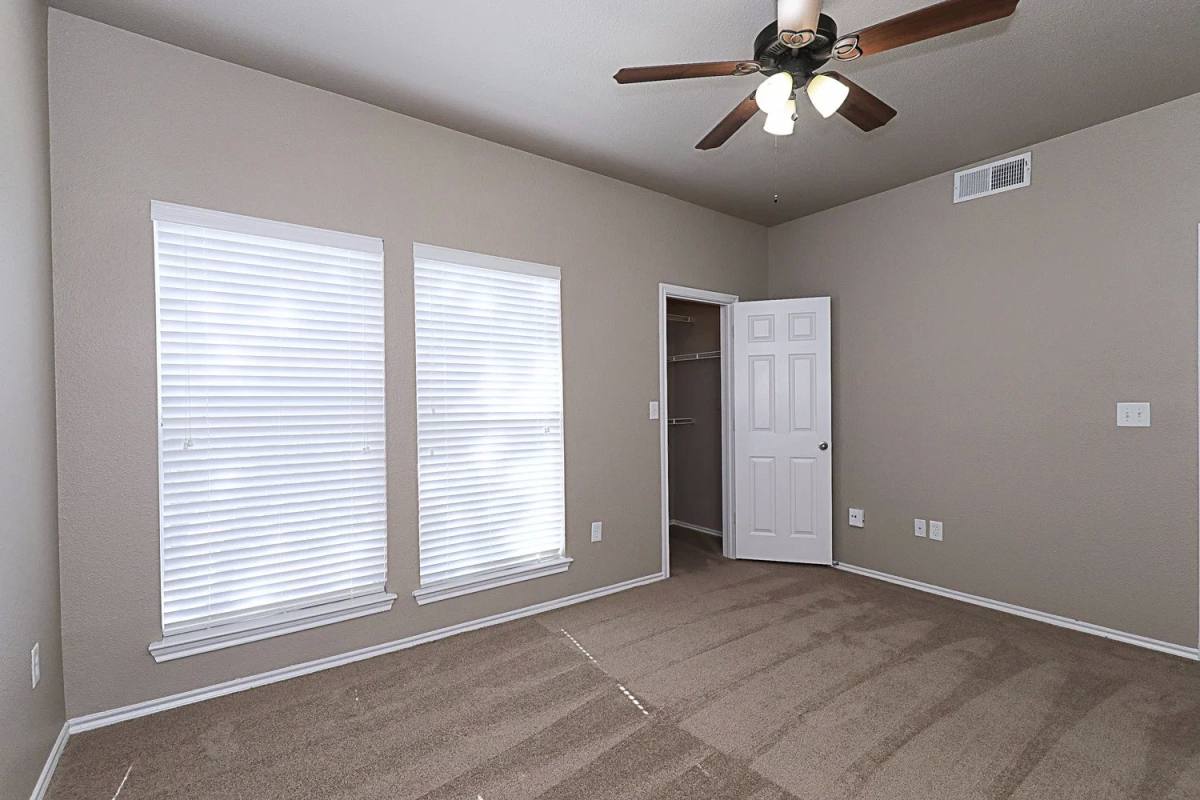 Apartment for rent at 2121 Bear Creek Parkway #2024, Euless, TX 76039