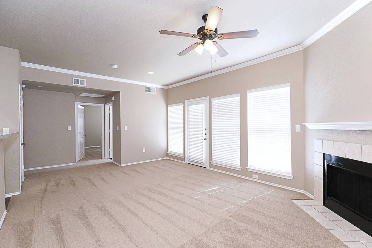 Apartment for rent at 2121 Bear Creek Parkway #2024, Euless, TX 76039