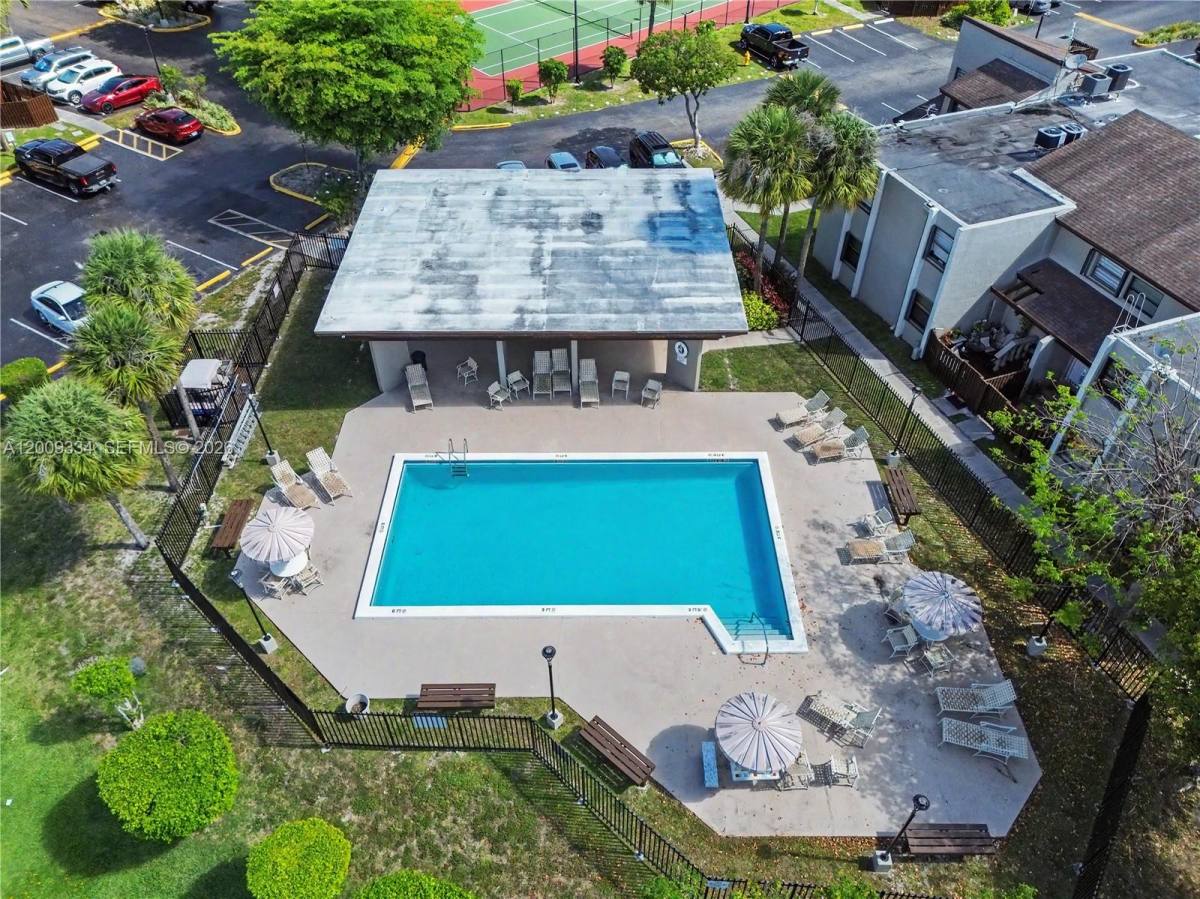 Condo for rent at 10010 NW 9th St Circle, Miami, FL 33172