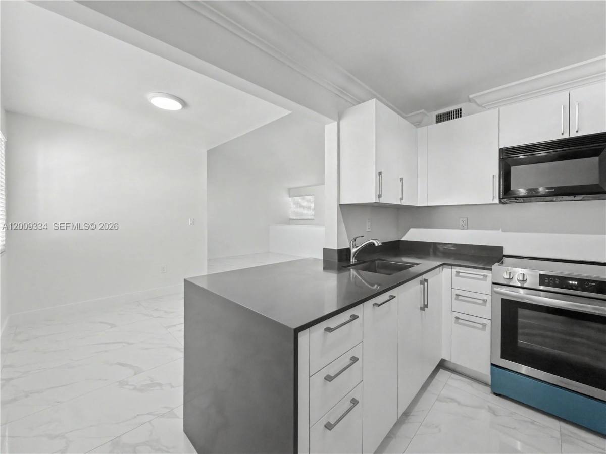 Condo for rent at 10010 NW 9th St Circle, Miami, FL 33172