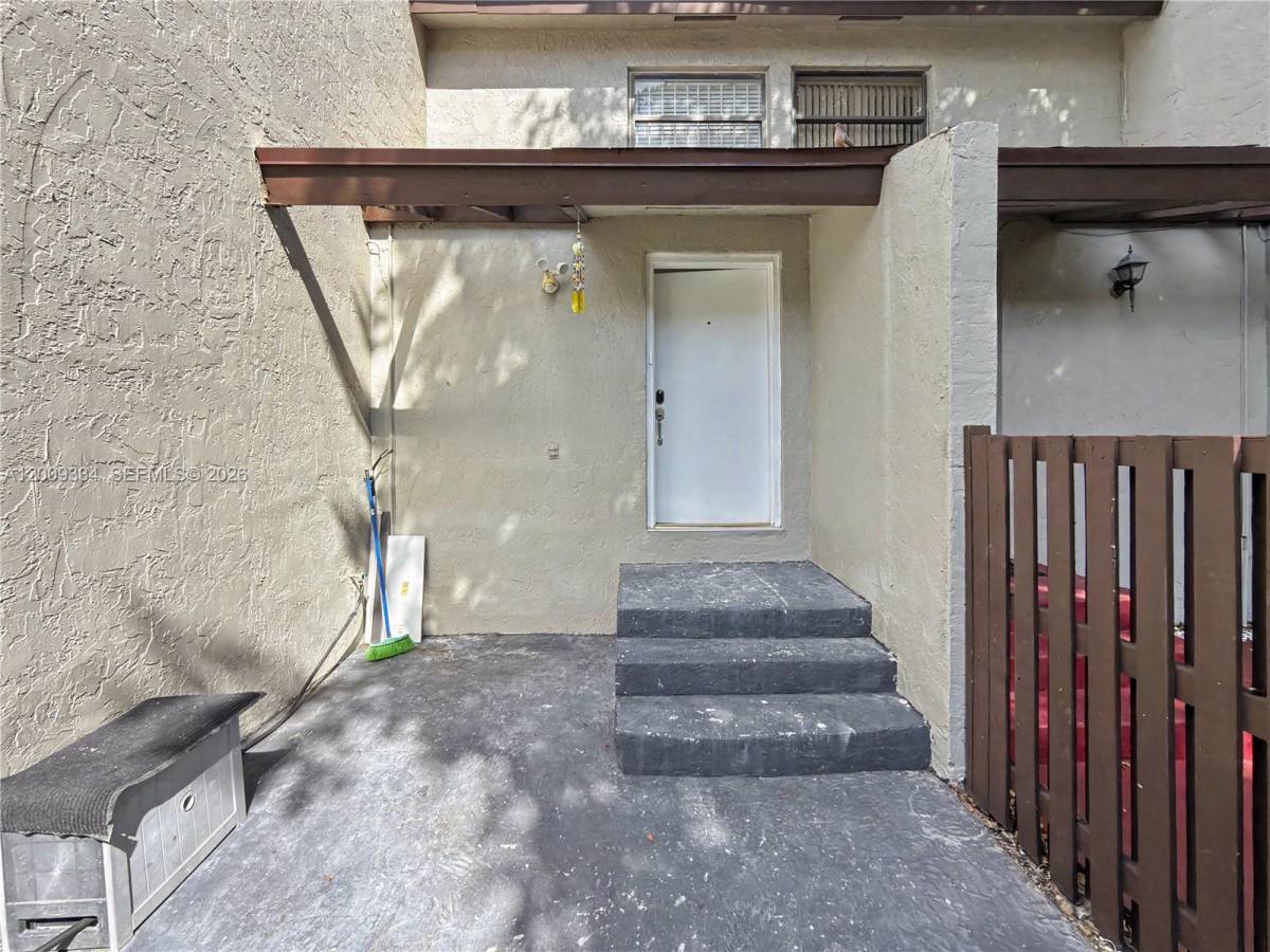 Condo for rent at 10010 NW 9th St Circle, Miami, FL 33172