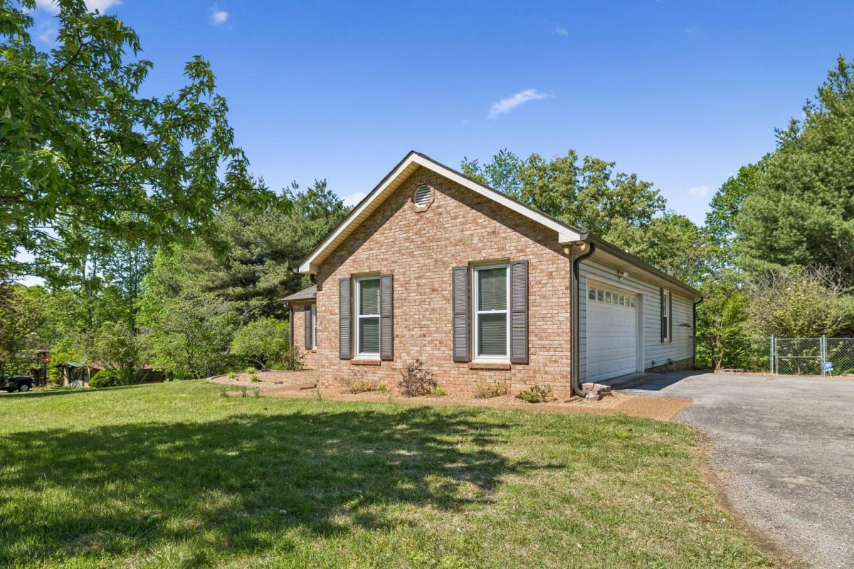 House for rent at 107 Keri Dr, Pleasant View, TN 37146