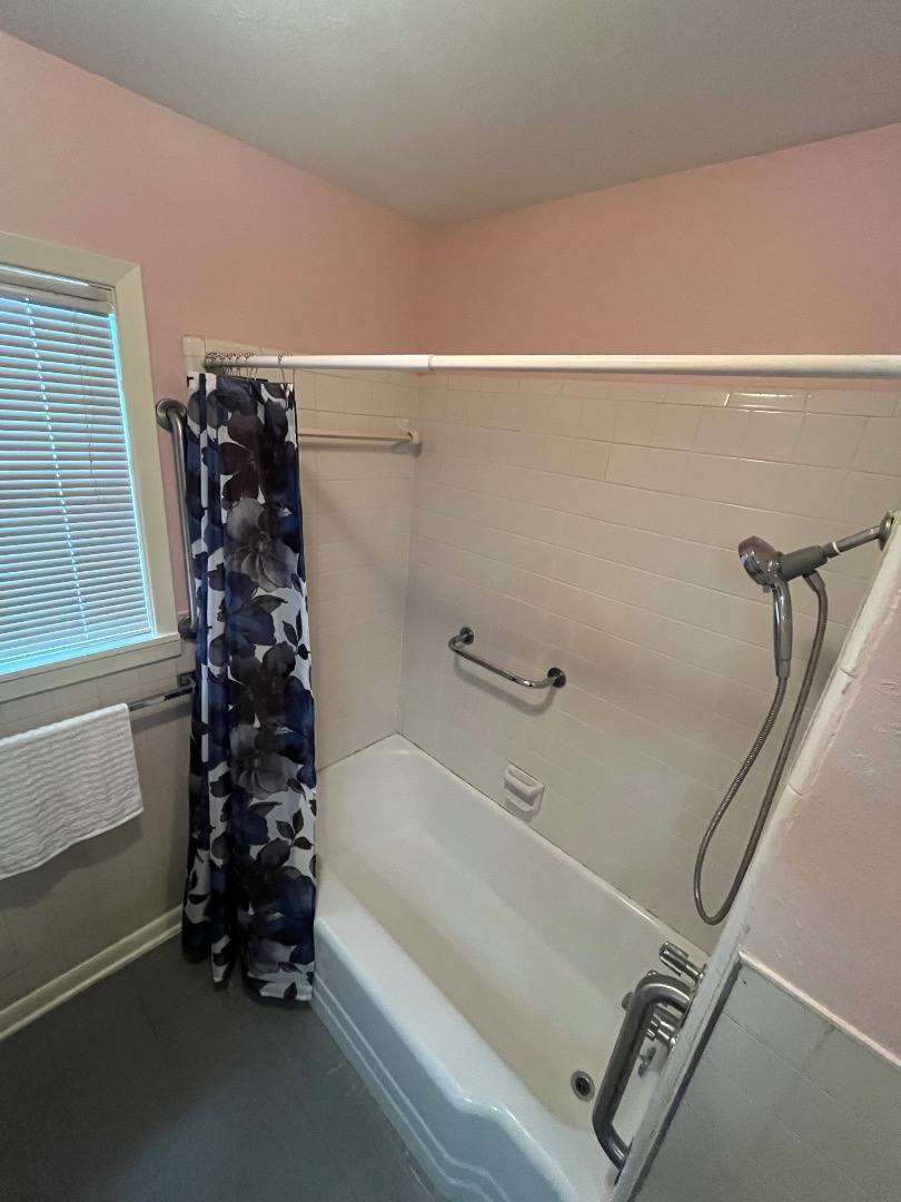 Apartment for rent at 3137 Looney St, Shreveport, LA 71103