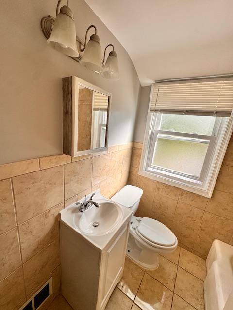 Townhouse for rent at 1726 E Belvedere Ave, Baltimore, MD 21239