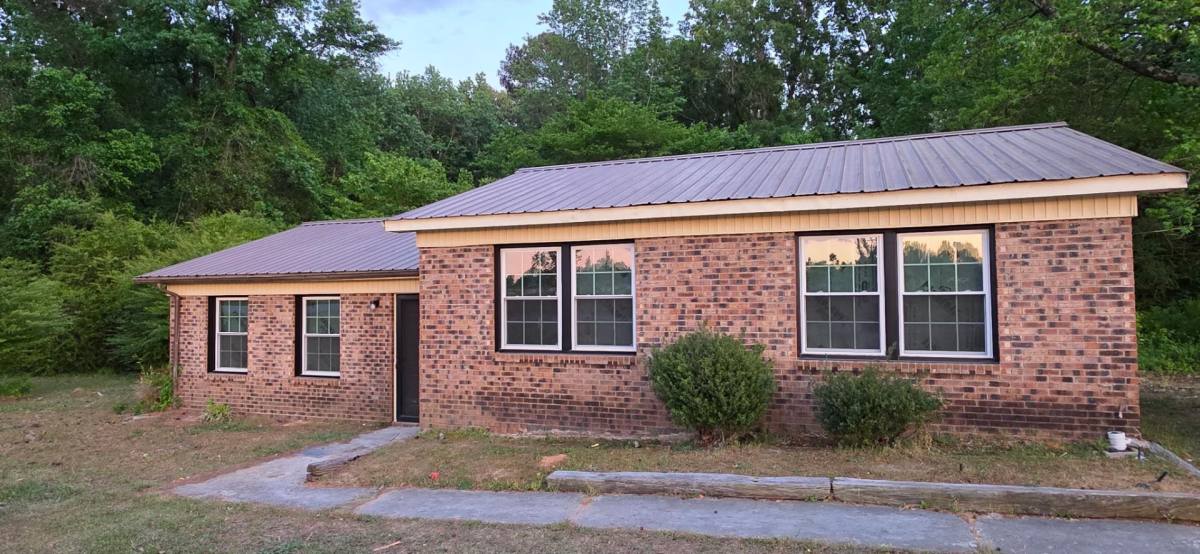 House for rent at 2337 W Wall St, Wadesboro, NC 28170