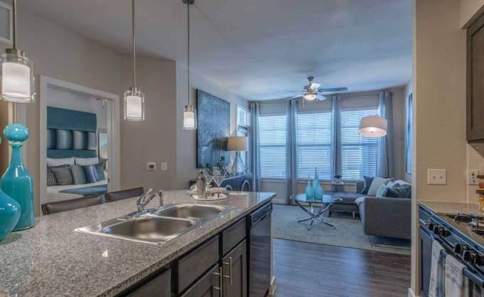 Apartment for rent at 13555 Cullen Blvd #2174, Houston, TX 77047