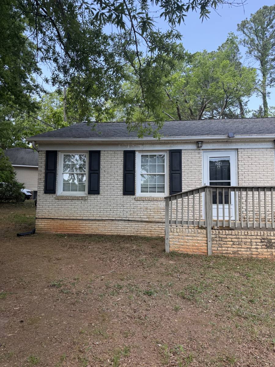 Townhouse for rent at 214 Dixon Circle, Gastonia, NC 28054