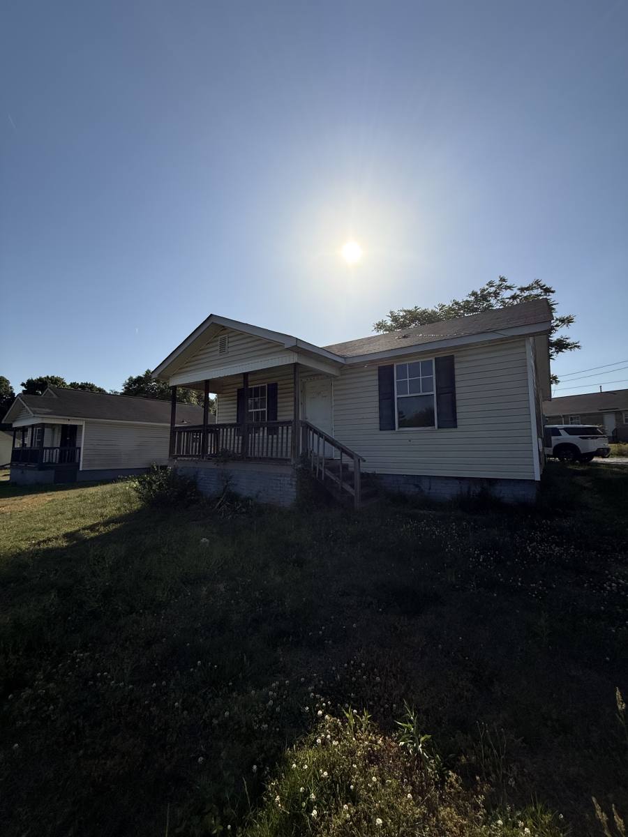 House for rent at 117 Ann St, Gastonia, NC 28054
