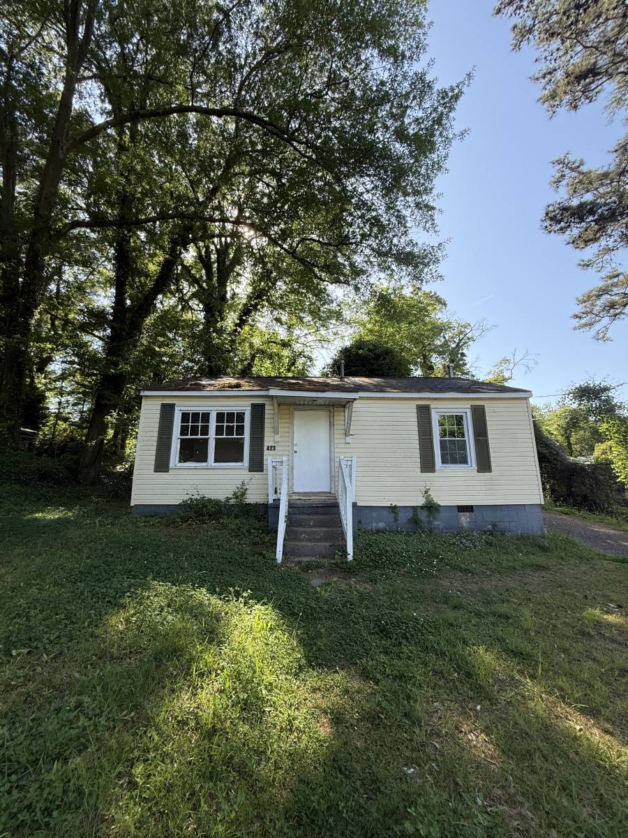 House for rent at 423 Cherry St, Gastonia, NC 28052
