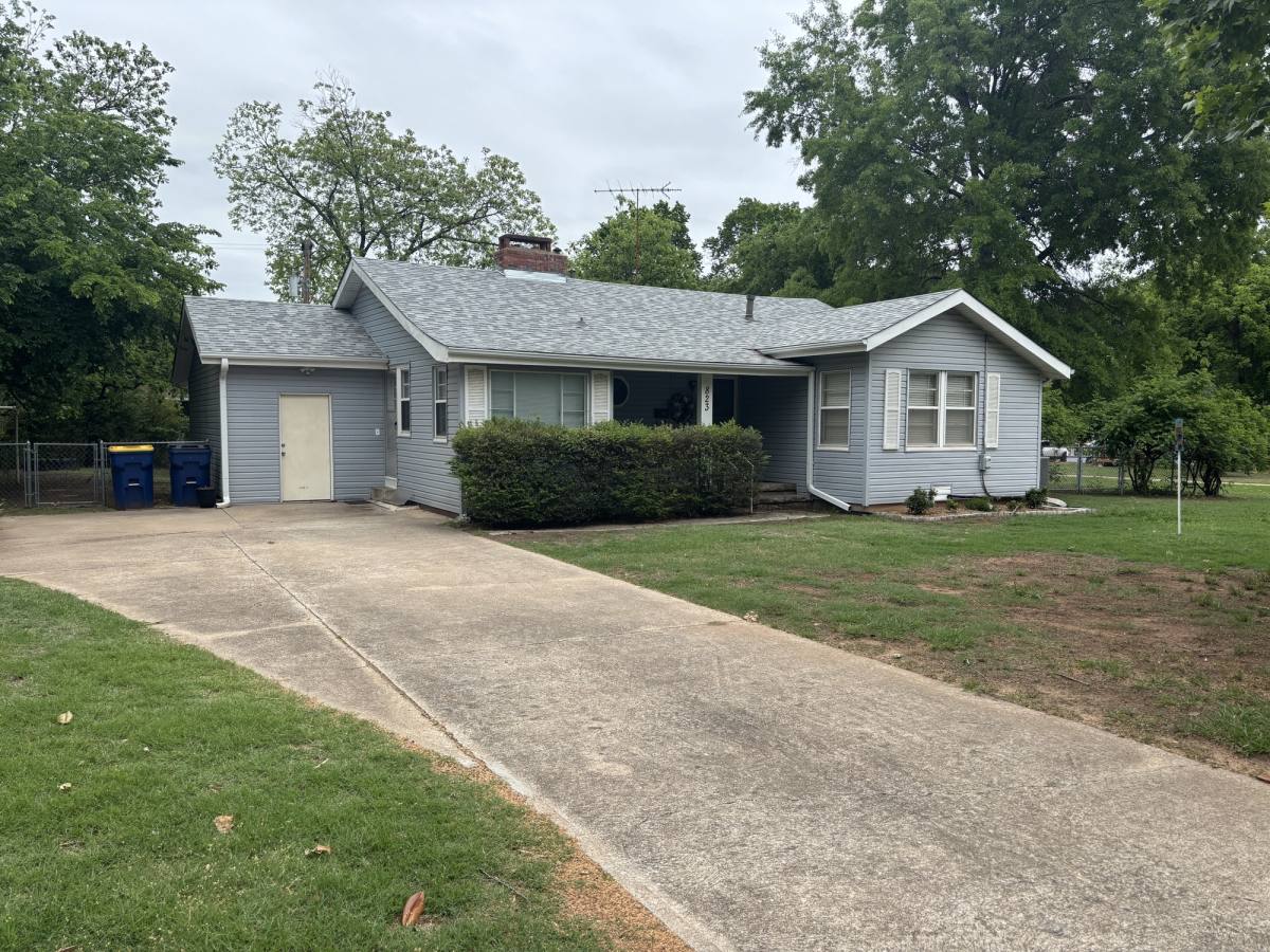 House for rent at 823 S Blakely St, Stillwater, OK 74074