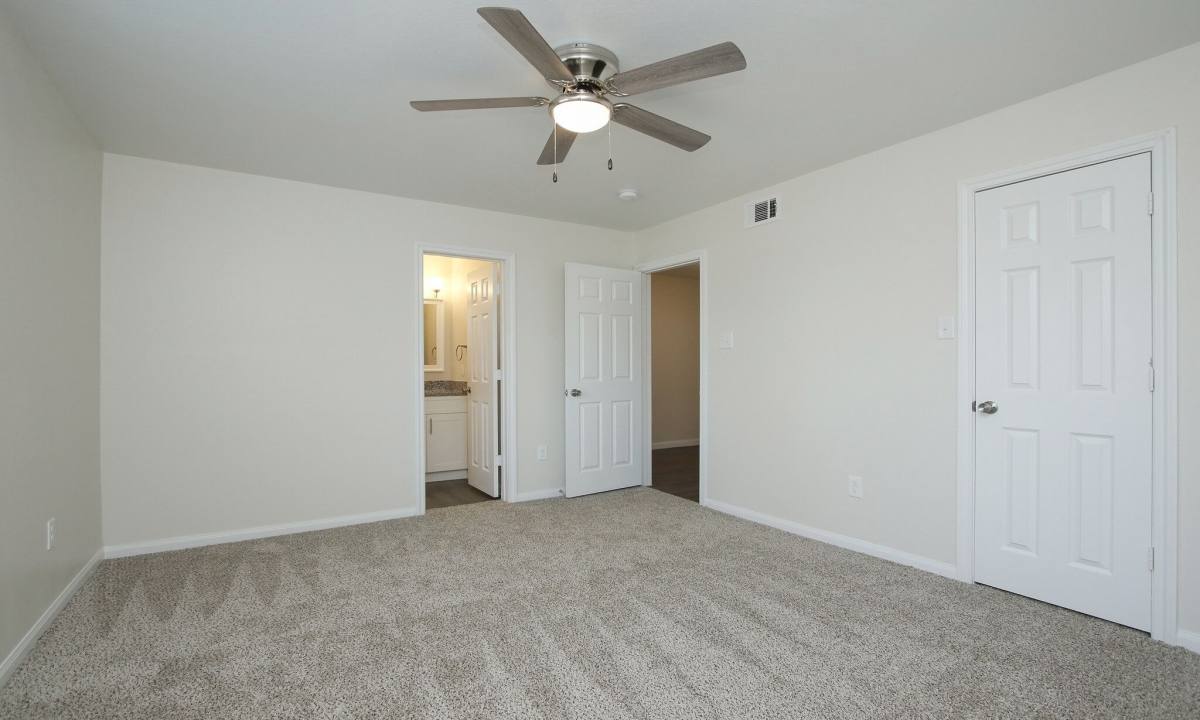 Apartment for rent at Crossings at Alderson, 13925 Alderson St, Houston, TX 77015