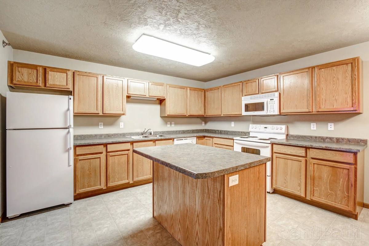 Apartment for rent at Hawk Pointe, 4101 Montreal St, Bismarck, ND 58503